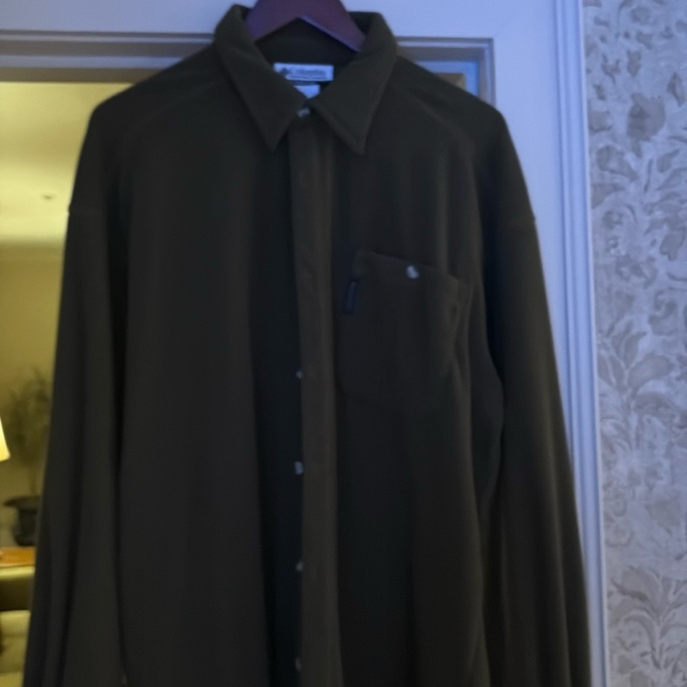 Columbia soft long sleeved shirt
